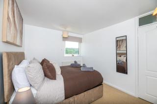 3BDR Modern Home in Sheffield and Free Parking with Balcony - 5