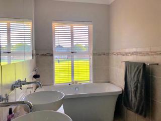 Beautiful 3 bedroom flat - 8
