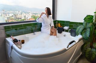 Luxurious Jacuzzi Aparta-Suite Stadio | Rosa Negra - 8