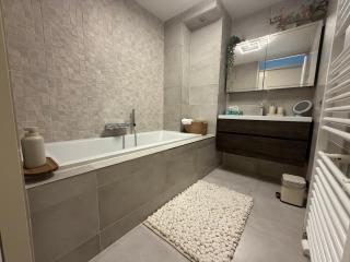 LUXURY Home Axel - Heel vakantiehuis incl toegang fitness, 2 badkamers & terras - 4