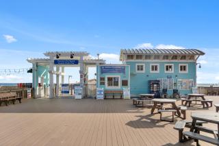 Luxury Gulf Front Property! Directly on the Beach! Sleeps 15! - 1