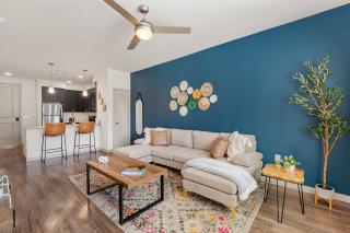 Tempe Oasis Apartments Near ASU & Downtown with Pool, Gym, Parking & Hot Tub - 5