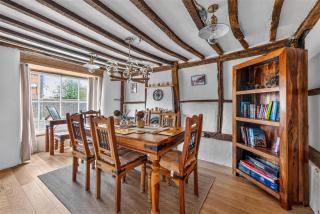 Ye Olde Cottage - 5
