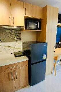 Studio Unit in Cebu City Near IT Park with Balcony, Mountain View, Pool, Gym, Clubhouse - 3