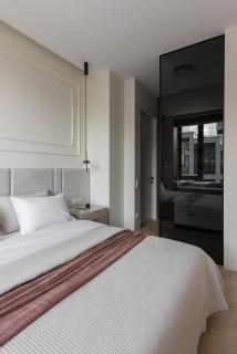 Designer 1bed w Underground Parking at UNIT City - 3