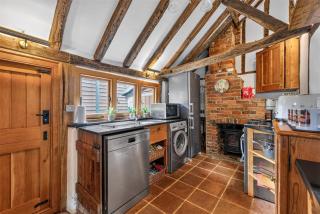 Ye Olde Cottage - 3