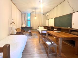 'Yamaneko Hotel 'The Untouched School, Saunas, Serenity & Feline Friends - 4