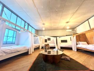 'Yamaneko Hotel 'The Untouched School, Saunas, Serenity & Feline Friends - 5