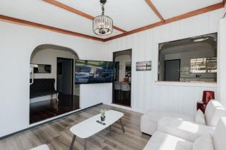 Morden 3 bedrooms house with office (Air-con) - 0