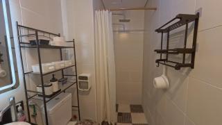 Pioneer Woodlands Tower 4 1 BR in Mandaluyong near BGC & Makati - 5