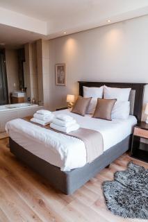 Modern 2-Bed with Views, Mall Access & Home Office, Bedfordview - 6