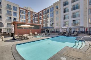 Walkable Gaslamp Quarter Studio w/ Pool & Gym - 8