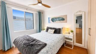 Coastal Escape Walk to Beach, Cafes & CBD - 9