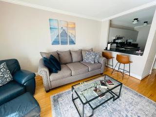 Modern 1BR Near Moss Rehab Monthly Deal - 4