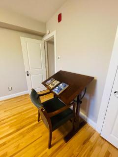 Modern 1BR Near Moss Rehab Monthly Deal - 1