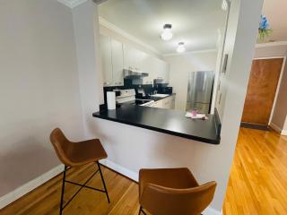 Modern 1BR Near Moss Rehab Monthly Deal - 7