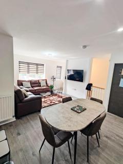 2 Bed Stylish Apartment close 2 City Centre & Rail Station - 4