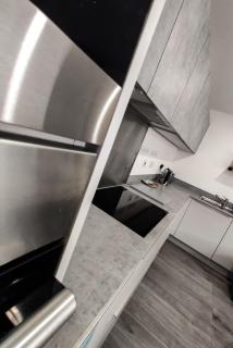 2 Bed Stylish Apartment close 2 City Centre & Rail Station - 2