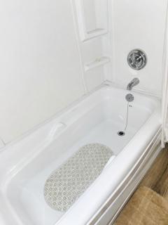 The Napanee Comfort stay by Instant Suites - 7