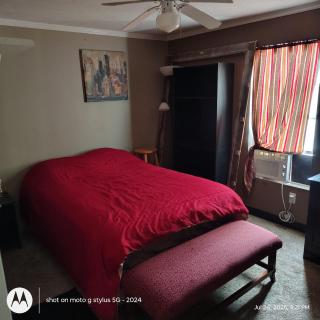 Curt's cozy room rentals - 8