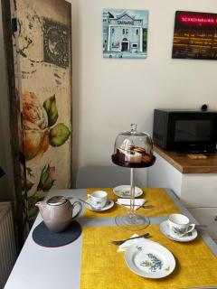 Studio 104- Free PARKING onsite -Private entrance - 7