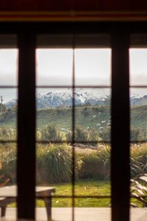 Fiery Peak Eco-Retreat with Stargazing & Hot tub - 4
