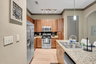 Chic 2BR- Pool,Gym,Pkng,Near BOK Ctr&Arts Dstrct - 1
