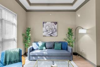 Chic 2BR- Pool,Gym,Pkng,Near BOK Ctr&Arts Dstrct - 4