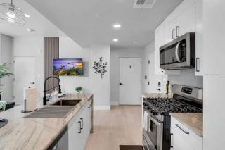 2BR Near BOK Center - Gym, Lounge, Balcony, Pet OK - 1