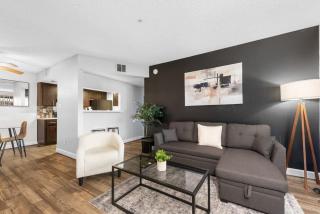 Tempe Hideaway Luxe Amenities Parking - 9