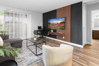 Tempe Hideaway Luxe Amenities Parking - 4