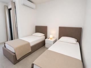 IDeal Sea View Apartment - 2
