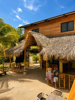 Tipsy Gypsy Bar & Hotel - 4