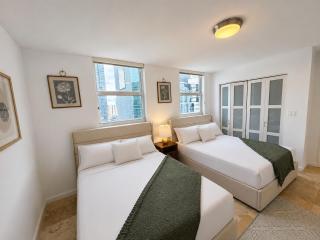 Brickell Condo with Pool View & Free Parking - 1