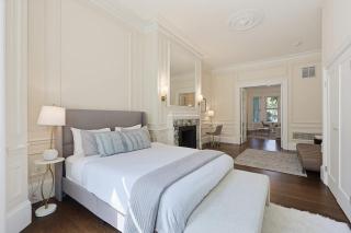 Elegant Back Bay Stay on Hereford Street - 0