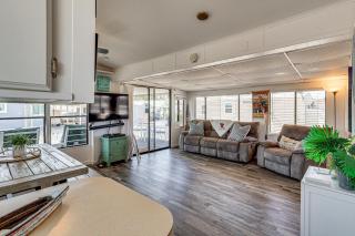 Lake Havasu Home w/ Resort Perks, Walk to Lake - 1