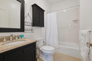 Stylish Boston Stay Walk To T & Newbury St - 2
