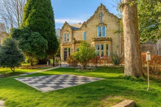 Rose House Male Only Accommodation - 0