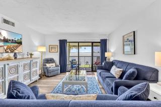 Dans Florida Condos Baycation Bay at Runaway Bay - 4