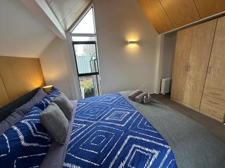 5 Minutes Airport, 3 Bedroom 6 Guests - 3