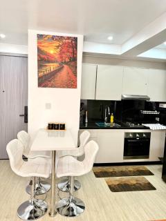 Modern 1BR Apartment, Secure & Central at Pinecrest - 3