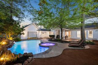 Unique Mid century modern in The Woodlands - 9