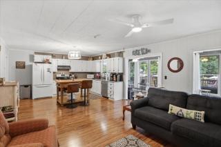 Flat Lakefront Retreat with Private Dock & Kayaks - 5