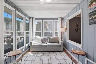 Flat Lakefront Retreat with Private Dock & Kayaks - 1