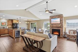 Perfect Lake Life at Bulldog Lake House! Huge Dock, Dock Bar, Decks & Fun at 2mm! - 8