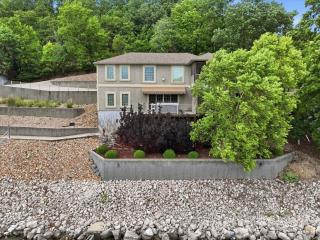 Perfect Lake Life at Bulldog Lake House! Huge Dock, Dock Bar, Decks & Fun at 2mm! - 0