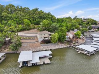 Perfect Lake Life at Bulldog Lake House! Huge Dock, Dock Bar, Decks & Fun at 2mm! - 9