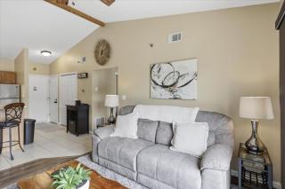 Lakefront Condo with Boat Slip, Heated Pool & Boat Launch - 9