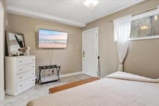 Cozy Lakefront Condo w/ Dock Slip, Fishing & Hot Tub - 2