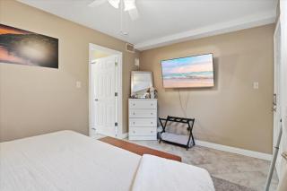 Cozy Lakefront Condo w/ Dock Slip, Fishing & Hot Tub - 1